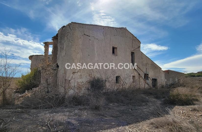 Finca with 0 bedrooms and 0 bathrooms in San Miguel de Salinas, Alicante