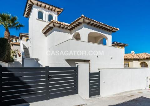 Villa with 3 bedrooms and 3 bathrooms in Orihuela Costa, Alicante