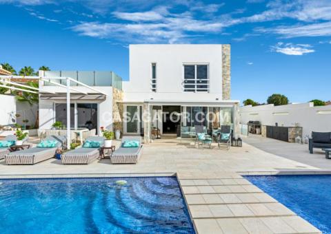 Villa with 4 bedrooms and 3 bathrooms in Ciudad Quesada, Alicante