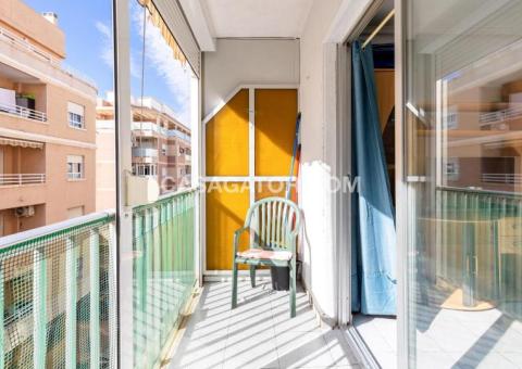 Apartment with 1 bedrooms and 1 bathrooms in Torrevieja, Alicante