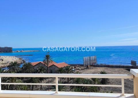 Penthouse with 2 bedrooms and 2 bathrooms in Torrevieja, Alicante