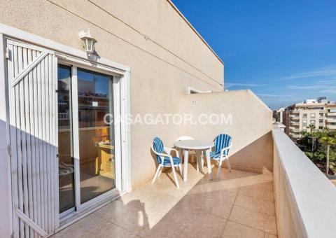 Penthouse with 2 bedrooms and 1 bathrooms in Torrevieja, Alicante