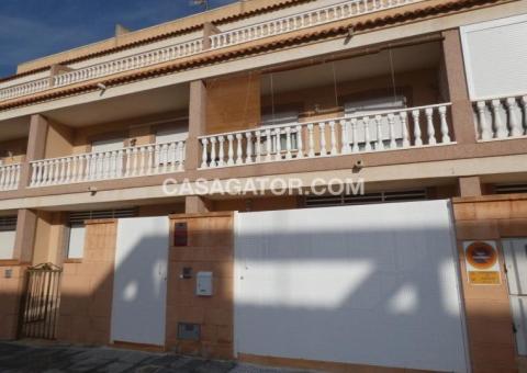 Townhouse with 3 bedrooms and 3 bathrooms in Benejúzar, Alicante