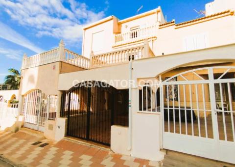 Semi detached with 3 bedrooms and 2 bathrooms in Orihuela Costa, Alicante