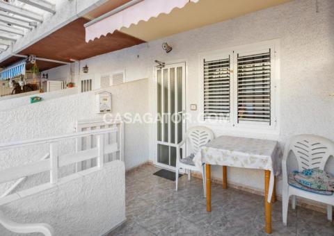 Townhouse with 2 bedrooms and 1 bathrooms in Torrevieja, Alicante