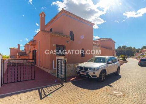 Townhouse with 3 bedrooms and 2 bathrooms in San Miguel de Salinas, Alicante