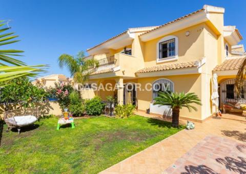 Semi detached with 3 bedrooms and 2 bathrooms in Orihuela Costa, Alicante