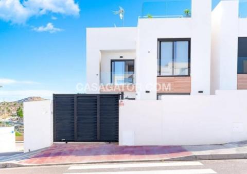 Semi detached with 3 bedrooms and 2 bathrooms in Benijófar, Alicante