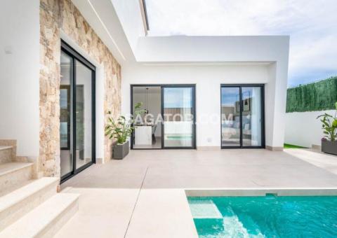 Villa with 3 bedrooms and 2 bathrooms in Roldán, Murcia