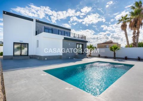 Villa with 4 bedrooms and 3 bathrooms in Ciudad Quesada, Alicante