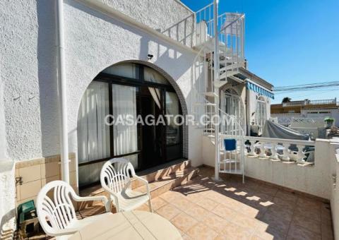 Bungalow with 2 bedrooms and 1 bathrooms in Torrevieja, Alicante