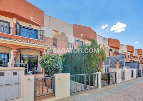 Townhouse with 3 bedrooms and 2 bathrooms in Orihuela Costa, Alicante