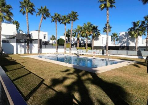 Apartment with 2 bedrooms and 2 bathrooms in Algorfa, Alicante