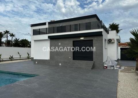 Villa with 4 bedrooms and 3 bathrooms in Rojales, Alicante