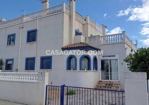 Townhouse with 3 bedrooms and 2 bathrooms in Daya Vieja, Alicante