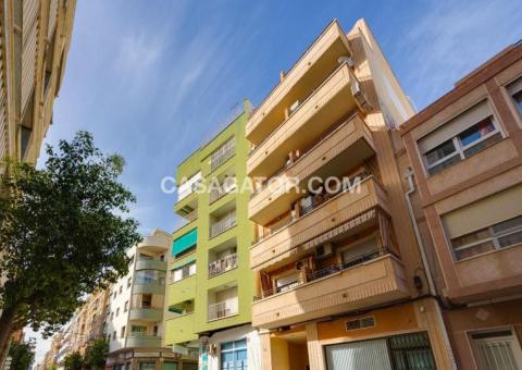 Apartment with 3 bedrooms and 2 bathrooms in Torrevieja, Alicante