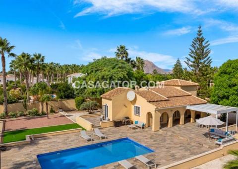 Finca with 2 bedrooms and 2 bathrooms in Rafal, Alicante