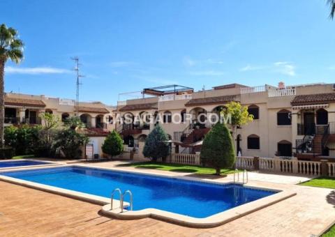 Bungalow with 2 bedrooms and 1 bathrooms in Torrevieja, Alicante