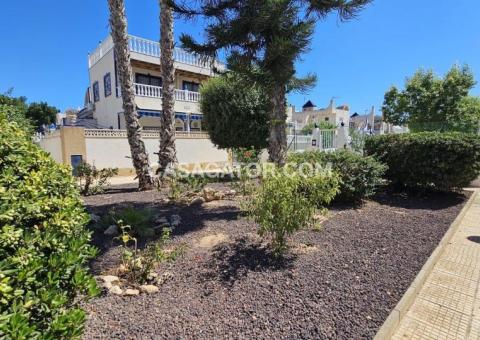 Bungalow with 2 bedrooms and 1 bathrooms in Torrevieja, Alicante