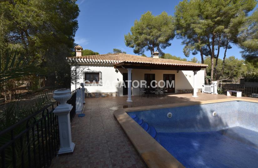 Finca with 3 bedrooms and 2 bathrooms in Algorfa, Alicante