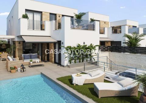 Villa with 3 bedrooms and 2 bathrooms in Benijófar, Alicante