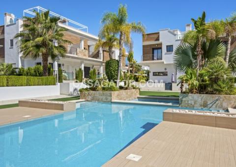 Semi detached with 4 bedrooms and 3 bathrooms in Ciudad Quesada, Alicante