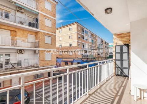 Apartment with 3 bedrooms and 1 bathrooms in Torrevieja, Alicante