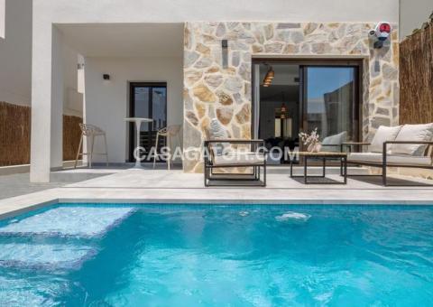 Villa with 3 bedrooms and 2 bathrooms in Orihuela Costa, Alicante