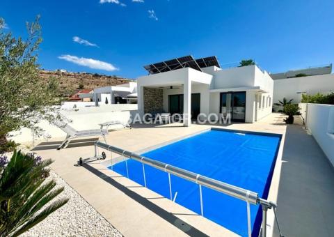 Villa with 3 bedrooms and 2 bathrooms in Benijófar, Alicante