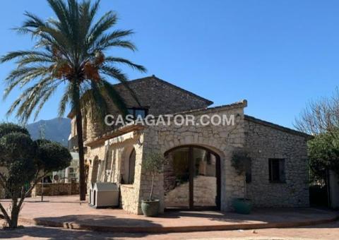 Villa with 5 bedrooms and 3 bathrooms in Jalón, Alicante