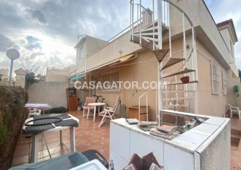 Bungalow with 2 bedrooms and 1 bathrooms in Torrevieja, Alicante