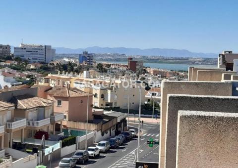 Penthouse with 2 bedrooms and 1 bathrooms in Torrevieja, Alicante