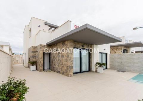 Villa with 3 bedrooms and 2 bathrooms in San Miguel de Salinas, Alicante