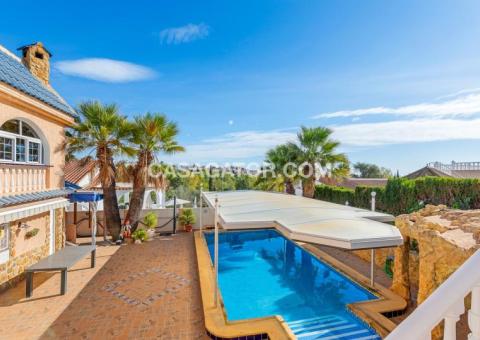 Villa with 6 bedrooms and 6 bathrooms in San Fulgencio, Alicante