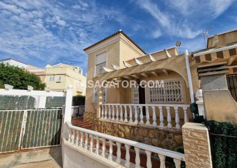 Semi detached with 3 bedrooms and 2 bathrooms in Guardamar del Segura, Alicante