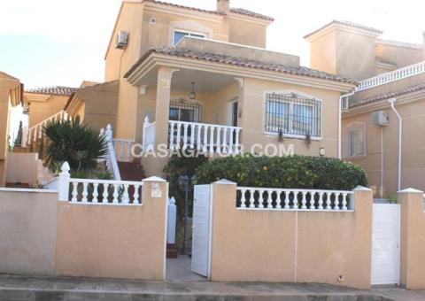 Villa with 5 bedrooms and 3 bathrooms in Orihuela Costa, Alicante