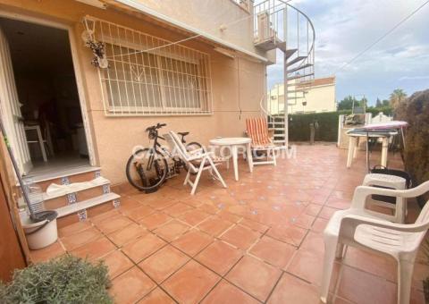 Bungalow with 2 bedrooms and 1 bathrooms in Torrevieja, Alicante