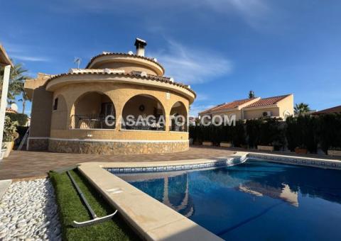 Villa with 3 bedrooms and 3 bathrooms in Benijófar, Alicante