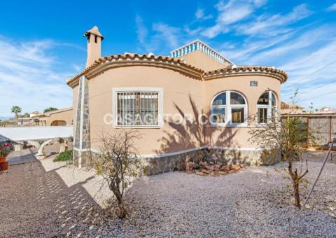 Villa with 2 bedrooms and 2 bathrooms in Benijófar, Alicante