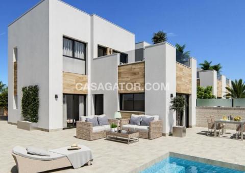 Villa with 3 bedrooms and 2 bathrooms in Benijófar, Alicante