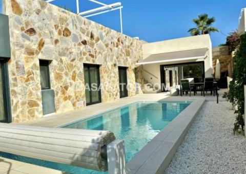 Villa with 3 bedrooms and 2 bathrooms in Algorfa, Alicante