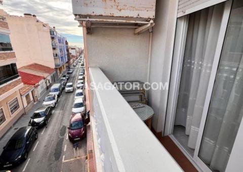 Apartment with 2 bedrooms and 1 bathrooms in Torrevieja, Alicante