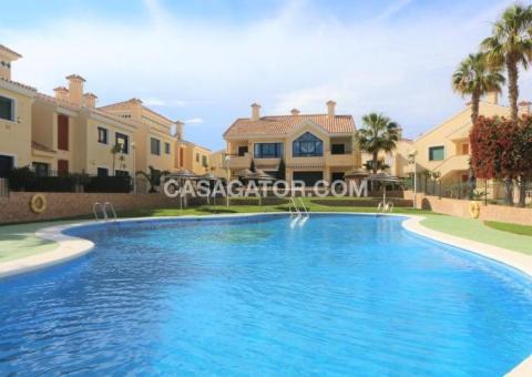 Apartment with 3 bedrooms and 2 bathrooms in Orihuela Costa, Alicante