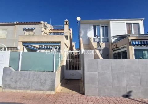 Townhouse with 3 bedrooms and 2 bathrooms in Torrevieja, Alicante