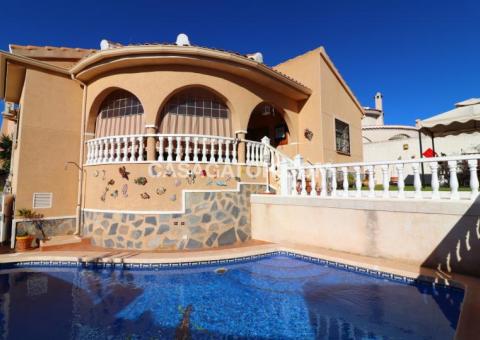 Villa with 3 bedrooms and 2 bathrooms in Ciudad Quesada, Alicante