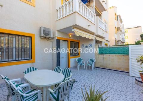 Bungalow with 1 bedrooms and 1 bathrooms in Torrevieja, Alicante