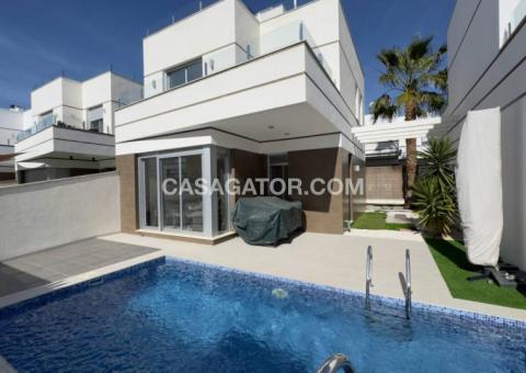 Villa with 3 bedrooms and 3 bathrooms in Ciudad Quesada, Alicante