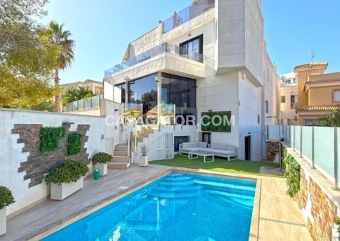 Villa with 3 bedrooms and 3 bathrooms in Orihuela Costa, Alicante