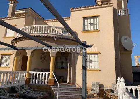 Semi detached with 3 bedrooms and 2 bathrooms in Guardamar del Segura, Alicante