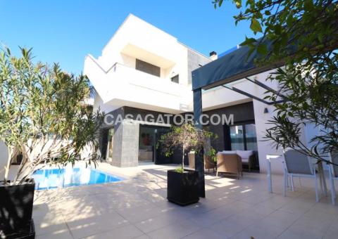 Villa with 3 bedrooms and 2 bathrooms in Benijófar, Alicante